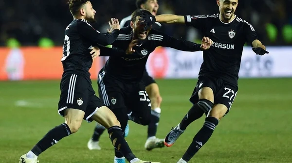 “Qarabağ”ın tarixi qələbəsi paytaxtda belə qarşılandı – Bakı küçələri bu dəqiqələrdə / Video