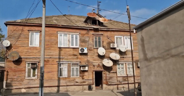 Sumqayıtda taxtalı evlər TƏHLÜKƏDƏ – VİDEO Sumqayıtda taxtalı evlər TƏHLÜKƏDƏ – VİDEO