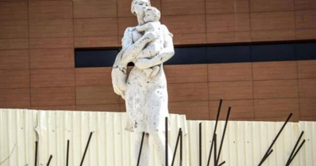 Yeni Günəşlidə park sökülür, əvəzinə isə… Yeni Günəşlidə park sökülür, əvəzinə isə…