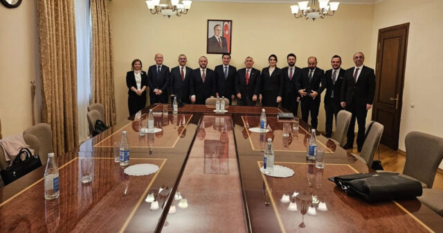 Hikmət Hacıyev Türkiyə nümayəndə heyəti ilə görüşüb