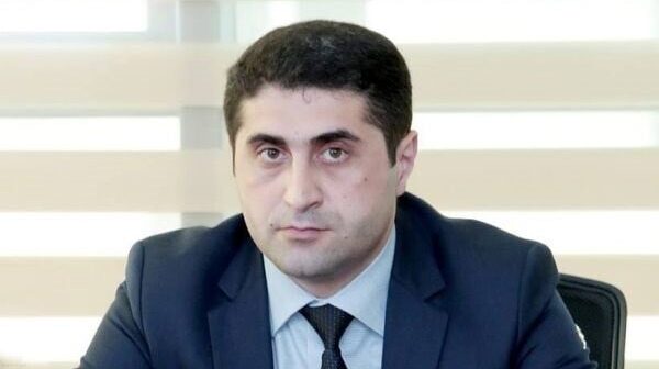 Yeni başçı sürücüsünü baş mütəxəssis təyin etdi