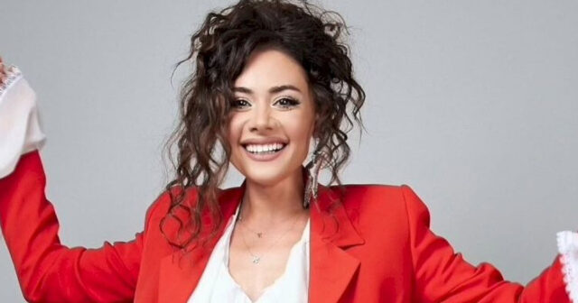 Bananla rəqs edən Samirə sosial şəbəkədə tənqid olundu – VİDEO Bananla rəqs edən Samirə sosial şəbəkədə tənqid olundu – VİDEO