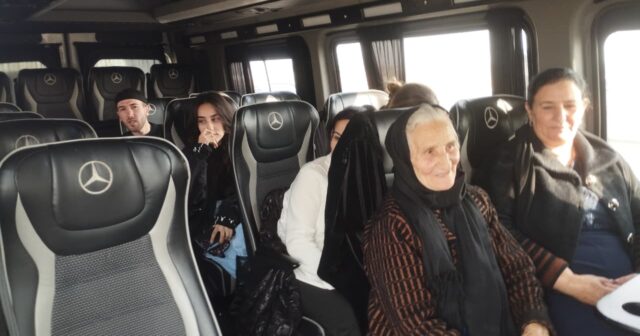 Növbəti köç karvanları Badara və Daşbulaq kəndlərinə çatdı – FOTO Növbəti köç karvanları Badara və Daşbulaq kəndlərinə çatdı – FOTO