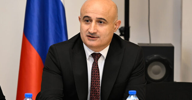 Direktor itlərə görə cərimələndi