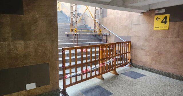 “Nərimanov”un çıxışlarından biri bağlandı – FOTO “Nərimanov”un çıxışlarından biri bağlandı – FOTO