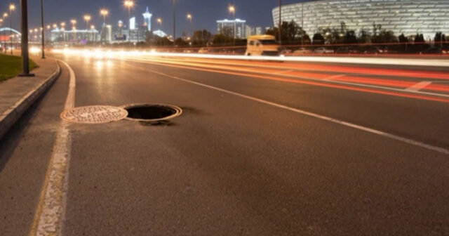 Bakıda bu yolda sürücülər kanalizasiya quyusuna düşürlər – VİDEO Bakıda bu yolda sürücülər kanalizasiya quyusuna düşürlər – VİDEO