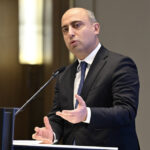 Əmrullayev təhsilin “ən problematik hissəsini” tapdı – 5 ildən sonra