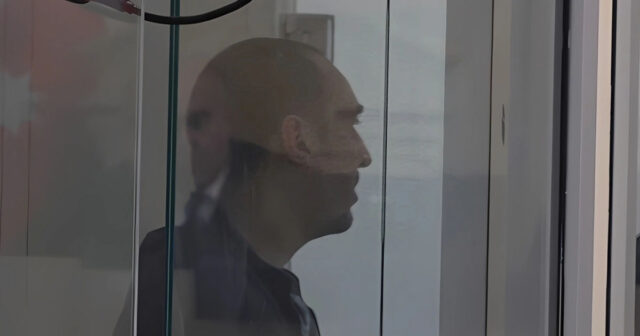 Qardaşını qətlə yetirməkdə təqsirləndirilən Amin Nuri: “Narkotik istifadə etdiyi üçün öldürmüşəm”