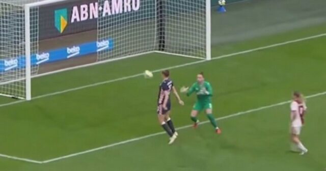 Niderland çempionatında gözlənilməz qol – VİDEO Niderland çempionatında gözlənilməz qol – VİDEO