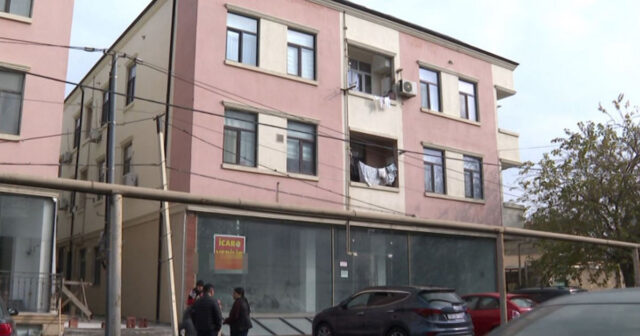 Bakıxanov qəsəbəsində binada sənədləşmə PROBLEMİ – VİDEO Bakıxanov qəsəbəsində binada sənədləşmə PROBLEMİ – VİDEO