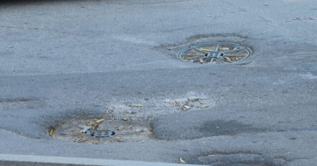 Bayıla gedən sürücülərin kabusuna çevrilən YOL – VİDEO Bayıla gedən sürücülərin kabusuna çevrilən YOL – VİDEO