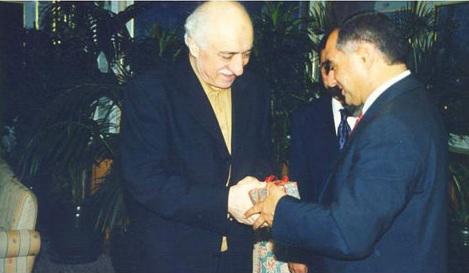 Şairə dil uzadan medianın Qulu Məhərrəmli susqunluğu Şairə dil uzadan medianın Qulu Məhərrəmli susqunluğu