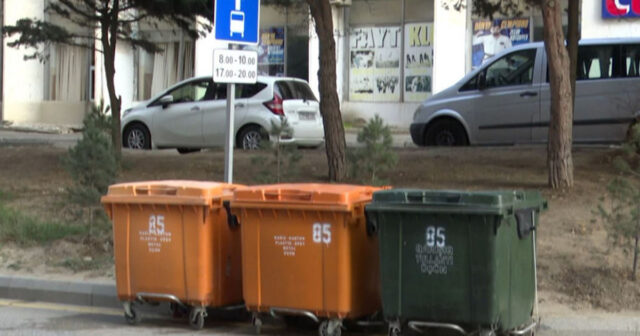 Bakıda MKİS zibil konteynerlərini avtobus zolağına qoydu – VİDEO Bakıda MKİS zibil konteynerlərini avtobus zolağına qoydu – VİDEO