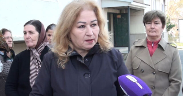 İsmayıllıda istilik sisteminə nəzarət edən şəxs sakinlərdən yığılan pulları mənimsədi – QALMAQAL – VİDEO İsmayıllıda istilik sisteminə nəzarət edən şəxs sakinlərdən yığılan pulları mənimsədi – QALMAQAL – VİDEO