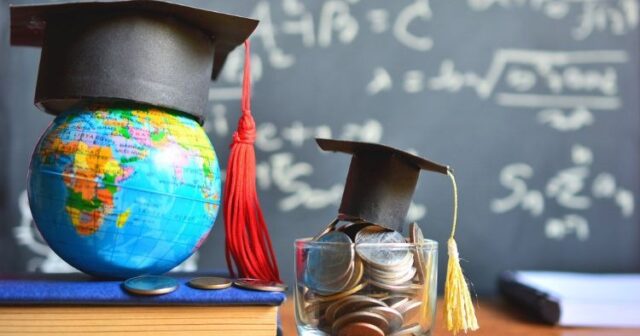 Gənclərin xaricdə təhsili: fayda, yoxsa problem?