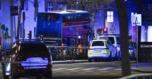 Stokholmda avtobusun dayanacağa çırpılması nəticəsində bir neçə nəfər ölüb