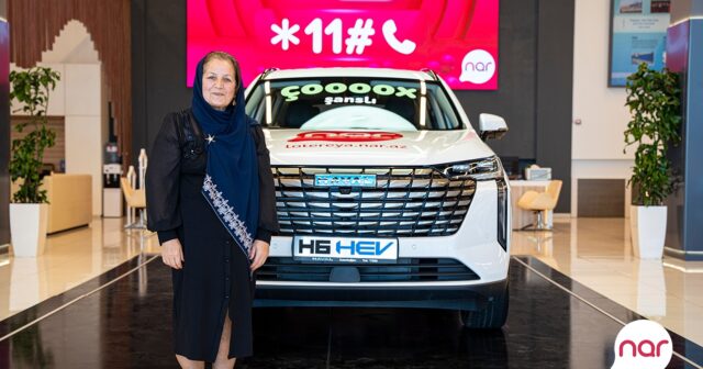 “Nar”ın həyəcan dolu lotereyasının növbəti qalibi yeni avtomobilinin açarlarını təhvil aldı “Nar”ın həyəcan dolu lotereyasının növbəti qalibi yeni avtomobilinin açarlarını təhvil aldı