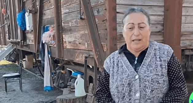Vaqonda yaşayan Elduzə evlə təmin olundu – VİDEO