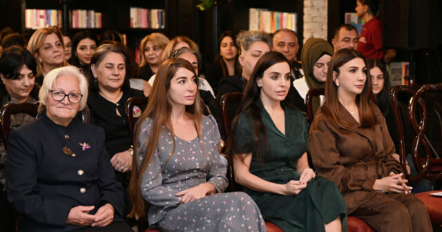 Bakı Kitab Mərkəzində “Zəfər sevinci” adlı musiqili-ədəbi gecə keçirilib Bakı Kitab Mərkəzində “Zəfər sevinci” adlı musiqili-ədəbi gecə keçirilib