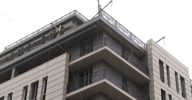 Doqquz ildir evlərinin yerində bina tikiləcəyi deyilir… – VİDEO Doqquz ildir evlərinin yerində bina tikiləcəyi deyilir… – VİDEO