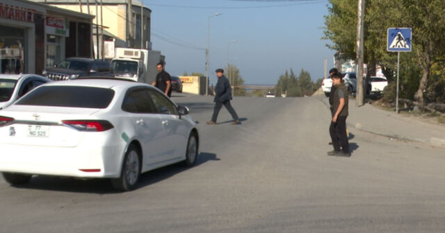 Bu yolda piyada zolağının olmaması hərəkət iştirakçılarına təhlükə yaradır – VİDEO Bu yolda piyada zolağının olmaması hərəkət iştirakçılarına təhlükə yaradır – VİDEO