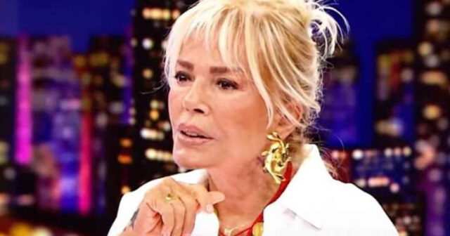 “Xərçəng saçlarımı tökdü, parik taxıram” – Müğənni “Xərçəng saçlarımı tökdü, parik taxıram” – Müğənni