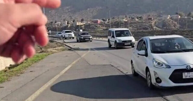 Bakıda yolda təhlükəli vəziyyət – Qəza riski var – VİDEO Bakıda yolda təhlükəli vəziyyət – Qəza riski var – VİDEO