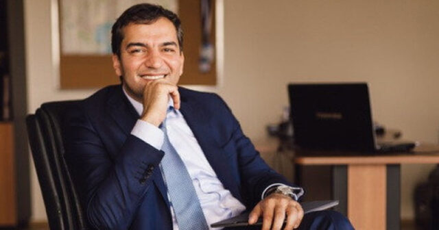 Prezidentin bir müddət öncə şiddətli töhmət verdiyi sədr “Nar Festivalı” üçün 60 min manatı bu şirkətə köçürdü Prezidentin bir müddət öncə şiddətli töhmət verdiyi sədr “Nar Festivalı” üçün 60 min manatı bu şirkətə köçürdü