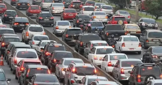 İnsanları saatlarla yolda qoyan tükənməyən təmir… – Hansı qurum cavabdehdir?