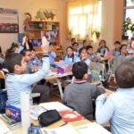 Axşam 6-ya qədər məktəbdə oturmaq müəllimə sərf edəcək? – “Bunu dəstəkləmək lazımdır” Axşam 6-ya qədər məktəbdə oturmaq müəllimə sərf edəcək? – “Bunu dəstəkləmək lazımdır”