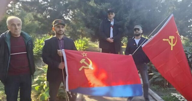 Bakıda SSRİ-i bayrağı ilə aksiya – Azərbaycan bayrağını unudanlar kimdir? – FOTO Bakıda SSRİ-i bayrağı ilə aksiya – Azərbaycan bayrağını unudanlar kimdir? – FOTO