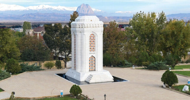 Hüseyn Cavidin məqbərəsi bərpa olunacaq