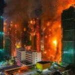 Çoxmərtəbəli yaşayış kompleksində güclü yanğın: 8 bina belə kül oldu – VİDEO Çoxmərtəbəli yaşayış kompleksində güclü yanğın: 8 bina belə kül oldu – VİDEO