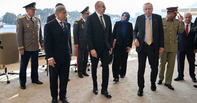 Hərbi parad Azərbaycan-Türkiyə-Pakistan həmrəyliyin nümayişi idi – RƏY