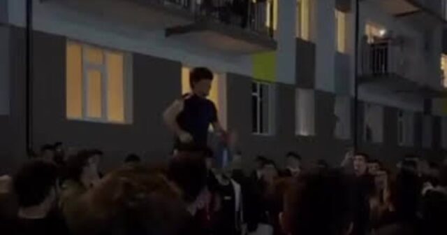 Qarabağ Universitetinin tələbələri “Qarabağ“ın qələbəsini belə qeyd etdi – VİDEO Qarabağ Universitetinin tələbələri “Qarabağ“ın qələbəsini belə qeyd etdi – VİDEO