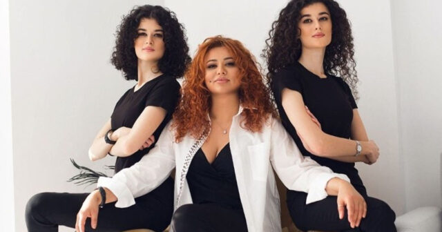 Vəfa Zeynalova qızlarından danışdı Vəfa Zeynalova qızlarından danışdı