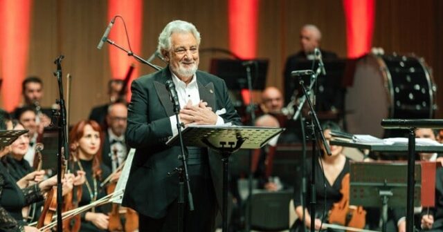 Plasido Dominqo “Küçələrə su səpmişəm” oxudu, Leyla Əliyeva konsertdə – VİDEO Plasido Dominqo “Küçələrə su səpmişəm” oxudu, Leyla Əliyeva konsertdə – VİDEO