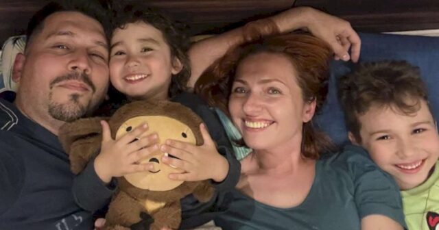 Yanan binada həlak olan komendant ailəsi ilə… Yanan binada həlak olan komendant ailəsi ilə…