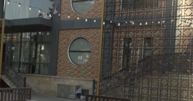 Bakıxanovda restoranda işçi işığı yandırdı, partlayış baş verdi – Hadisənin TƏFƏRRÜATI – VİDEO