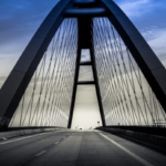 Bakıda milyonluq körpü çökür – VİDEO