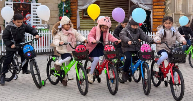 Leyla Əliyevanın təşəbbüsü ilə Yevlax şəhərində uşaqlar üçün Yeni il tədbiri təşkil olunub – FOTO Leyla Əliyevanın təşəbbüsü ilə Yevlax şəhərində uşaqlar üçün Yeni il tədbiri təşkil olunub – FOTO