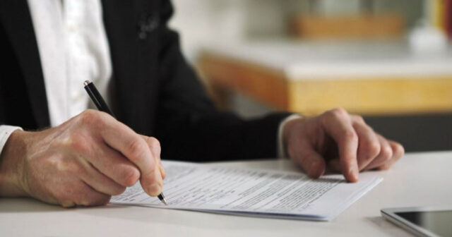 Yanvarın 1-dən bir sıra məcburi dövlət sosial sığorta haqları artırılır – VİDEO Yanvarın 1-dən bir sıra məcburi dövlət sosial sığorta haqları artırılır – VİDEO