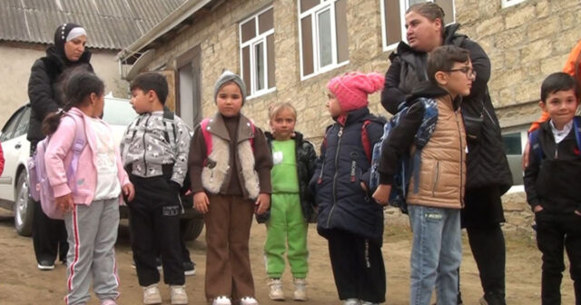 “Müəllim seçimində fikir ayrılığından 16 şagir əziyyət çəkir” – VİDEO