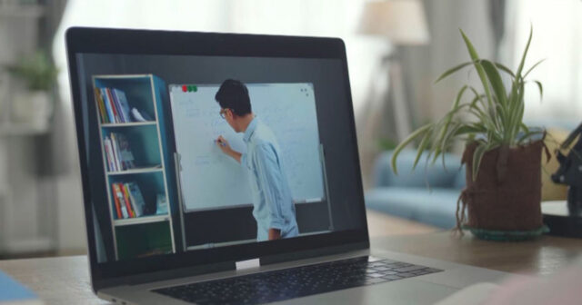 Əsasən kənd məktəblərində tədris olunacaq onlayn təhlisin mənfi tərəfləri var? – VİDEO Əsasən kənd məktəblərində tədris olunacaq onlayn təhlisin mənfi tərəfləri var? – VİDEO