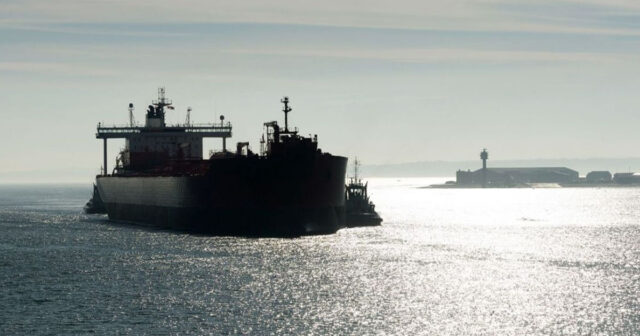 Ukrayna “kölgə donanması”na aid xarici gəmini Odessada saxladı