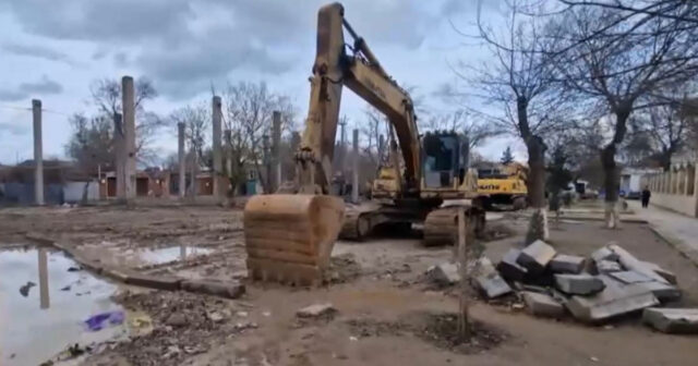 Sumqayıtda uzun müddətdir aparılan kanalizasiya xəttinin çəkilişi niyə başa çatmır? – VİDEO