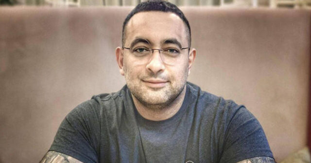 Yekaterinburqda polis və xüsusi təyinatlılar azərbaycanlını saxlayıb Yekaterinburqda polis və xüsusi təyinatlılar azərbaycanlını saxlayıb