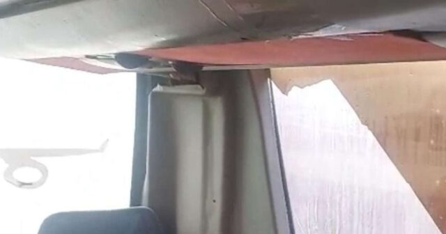 Mehdiabadda biabırçılıq: Şagirdlər su damcılayan avtobuslarla dərsə aparılır – VİDEO Mehdiabadda biabırçılıq: Şagirdlər su damcılayan avtobuslarla dərsə aparılır – VİDEO