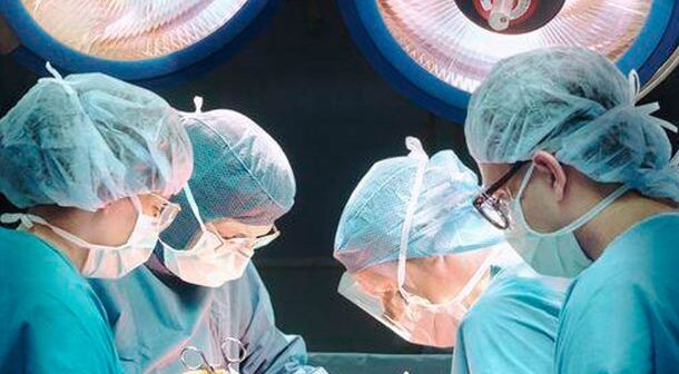 Pasiyentlə həkim arasında qarşıdurma: Klinika iddiaları rədd etdi, nazirlik isə… – VİDEO