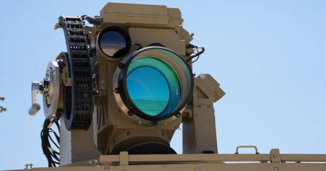 İsrail Müdafiə Nazirliyi ilk lazer sistemini ordunun istifadəsinə verib İsrail Müdafiə Nazirliyi ilk lazer sistemini ordunun istifadəsinə verib